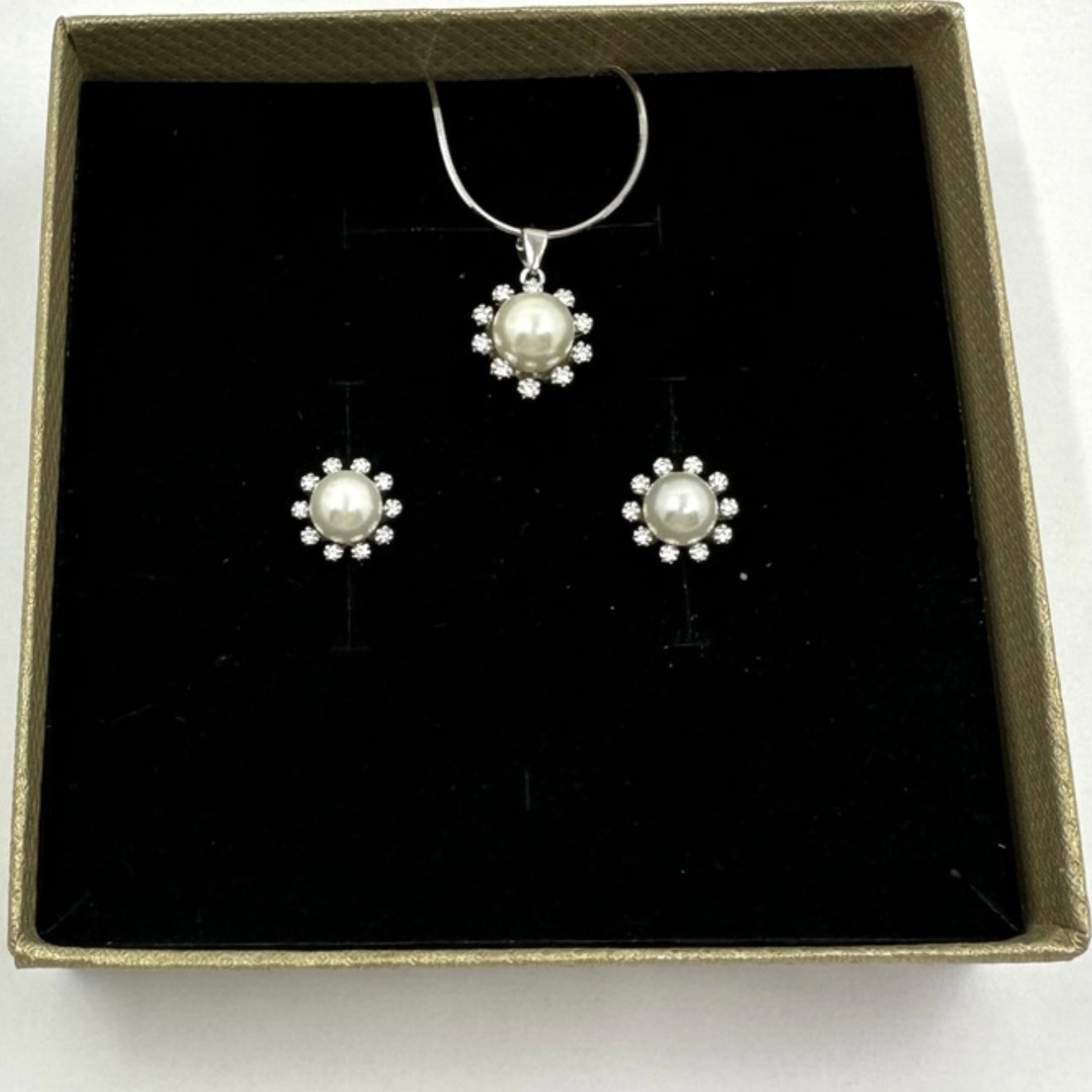 Set ag cu perle - Dinuzete