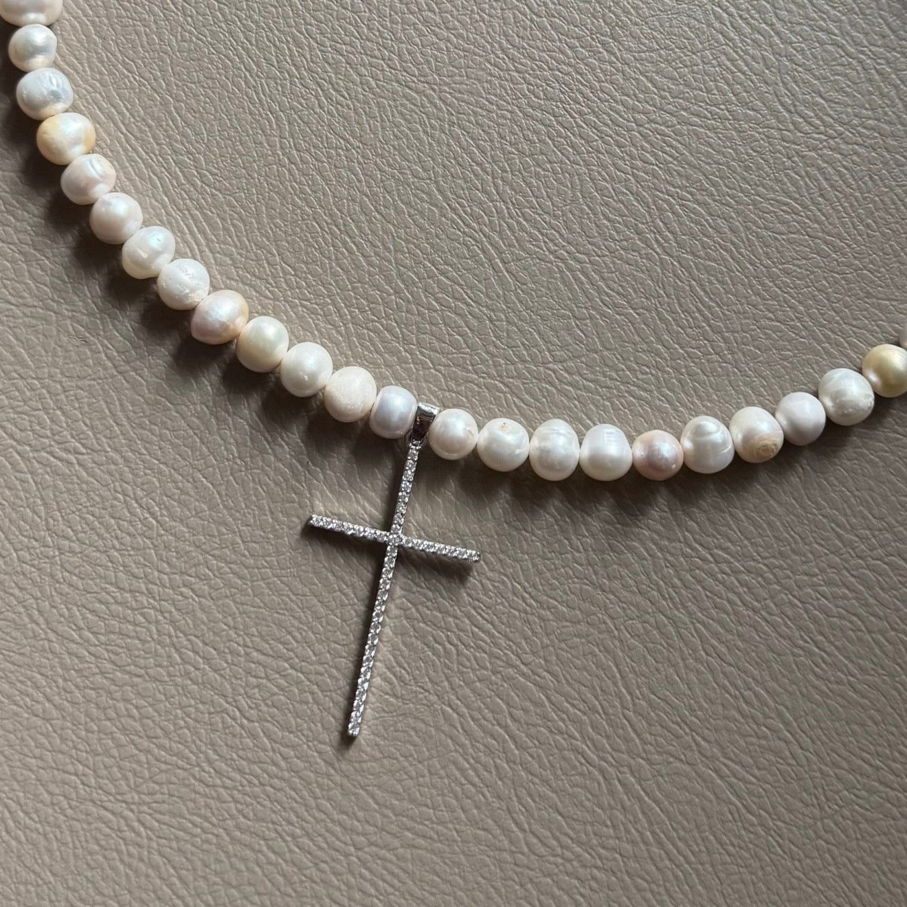 Colier cruce perle - D045