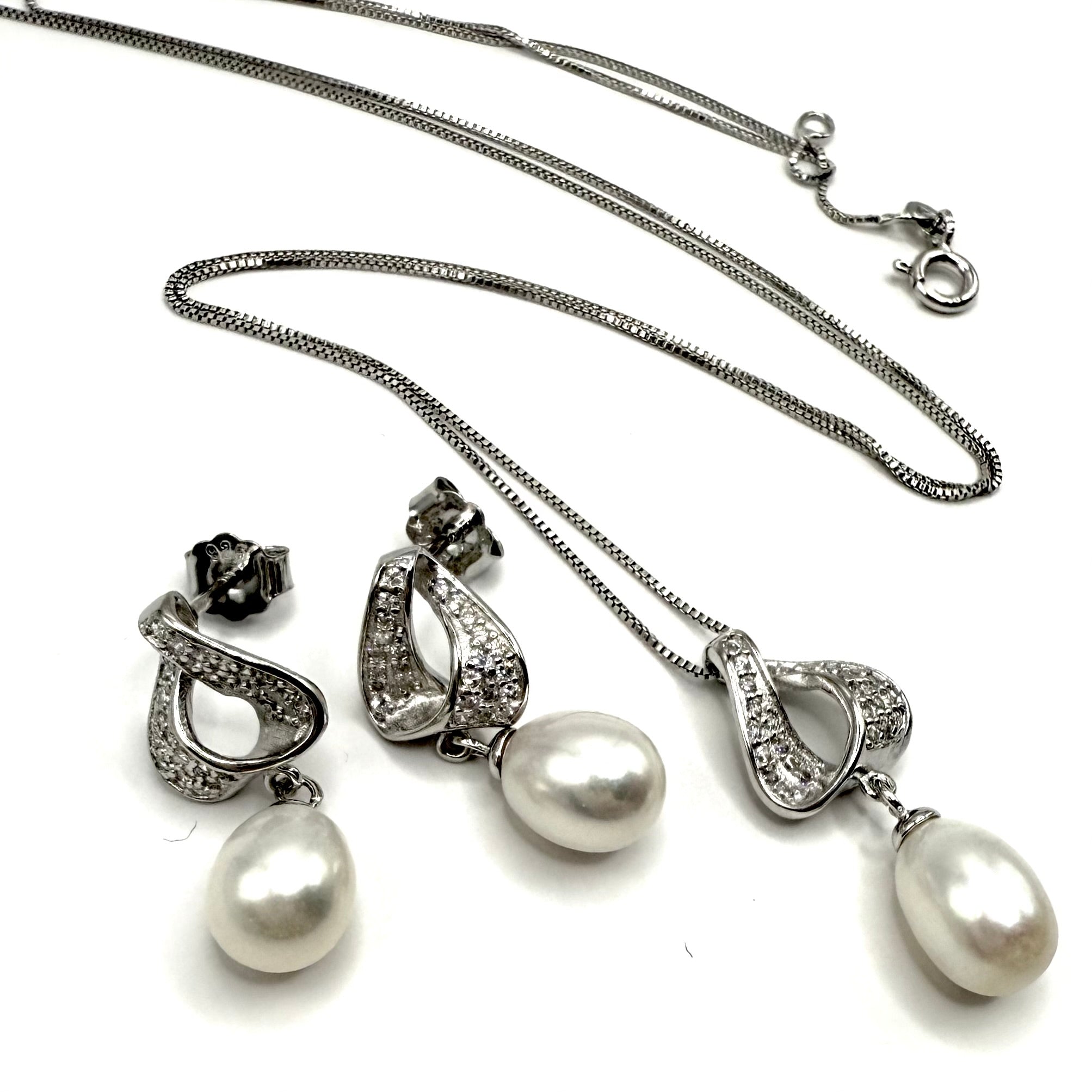 Set cu perle din argint - Dinuzete